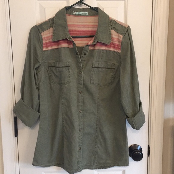 Maurices Tops - Maurice’s Long sleeve snap button down shirt